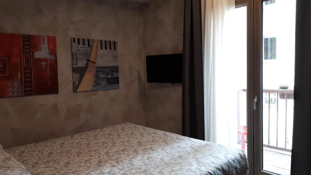 Hotel Bed & Rooms , Corte Rossa -1 Min Walk To Bernina Express ティラーノ エクステリア 写真