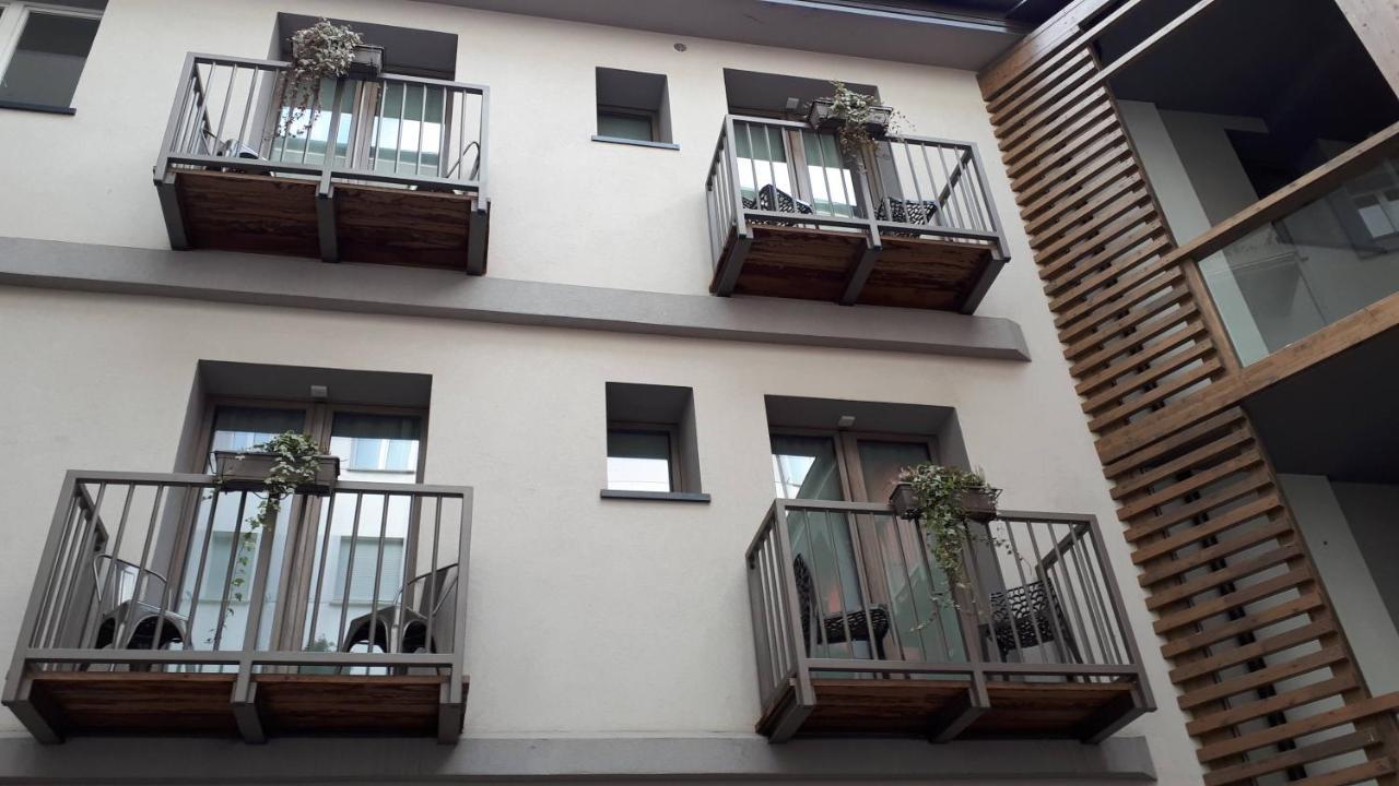Hotel Bed & Rooms , Corte Rossa -1 Min Walk To Bernina Express ティラーノ エクステリア 写真
