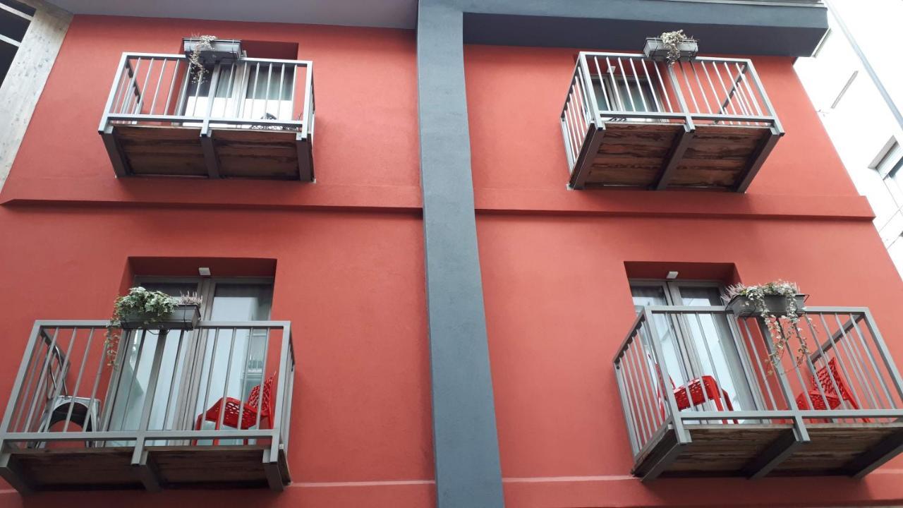 Hotel Bed & Rooms , Corte Rossa -1 Min Walk To Bernina Express ティラーノ エクステリア 写真