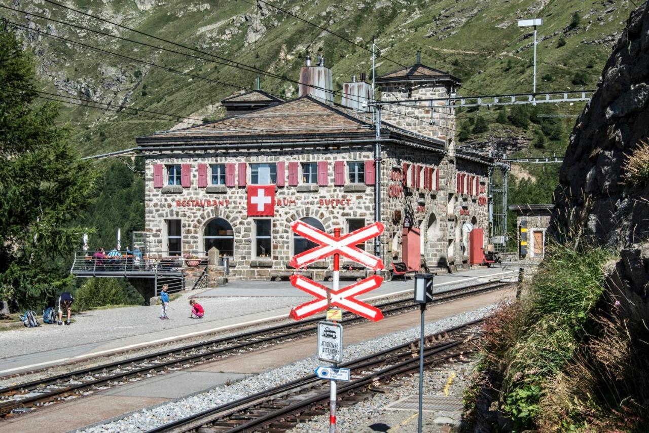 Hotel Bed & Rooms , Corte Rossa -1 Min Walk To Bernina Express ティラーノ エクステリア 写真