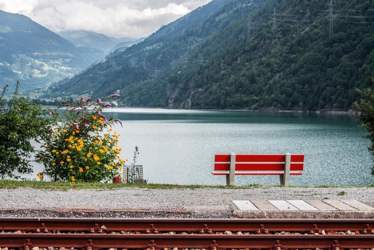 Hotel Bed & Rooms , Corte Rossa -1 Min Walk To Bernina Express ティラーノ エクステリア 写真
