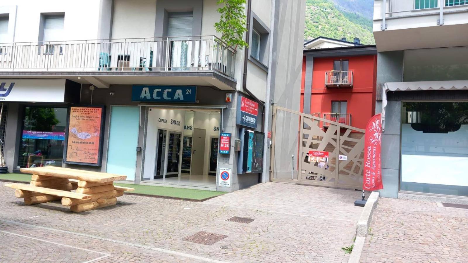 Hotel Bed & Rooms , Corte Rossa -1 Min Walk To Bernina Express ティラーノ エクステリア 写真