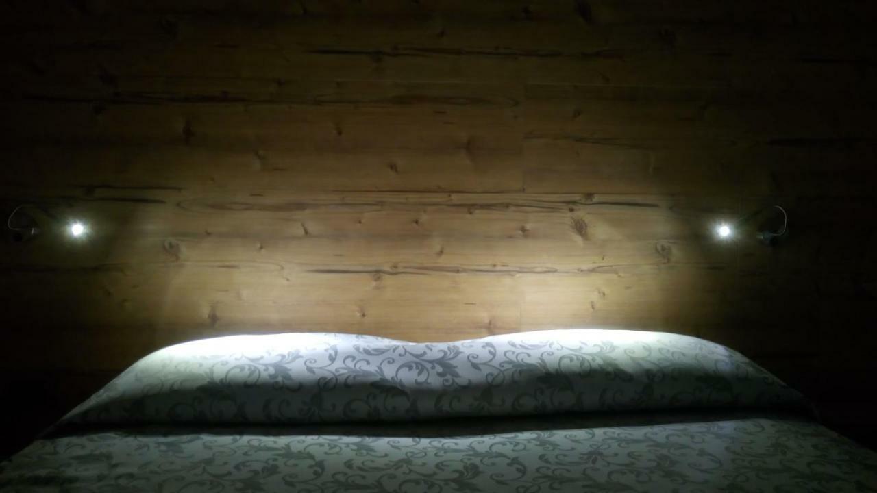 Hotel Bed & Rooms , Corte Rossa -1 Min Walk To Bernina Express ティラーノ エクステリア 写真